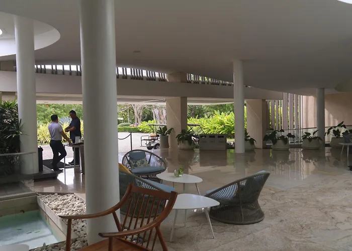 Stylish Tambuli Condotel With Panoramic Mactan Seaview From High Floor